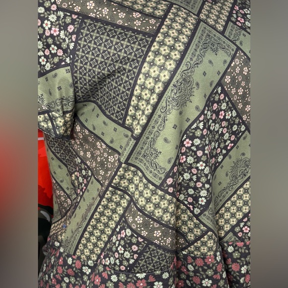 Patchwork Print Blouse EUC - Picture 3 of 8